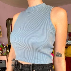Uniqlo Sleeveless Turtleneck Croptop